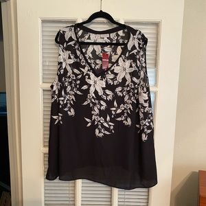 Avenue 26/28 Black and white sheer top